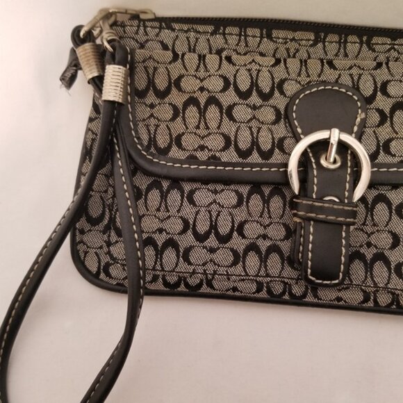 Coach signature print wristlet - Picture 2 of 6